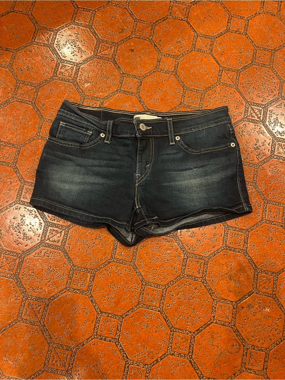 Levi Strauss & Co Women's Dark Wash Denim Shorts Casual Low-Rise Shortie size 5